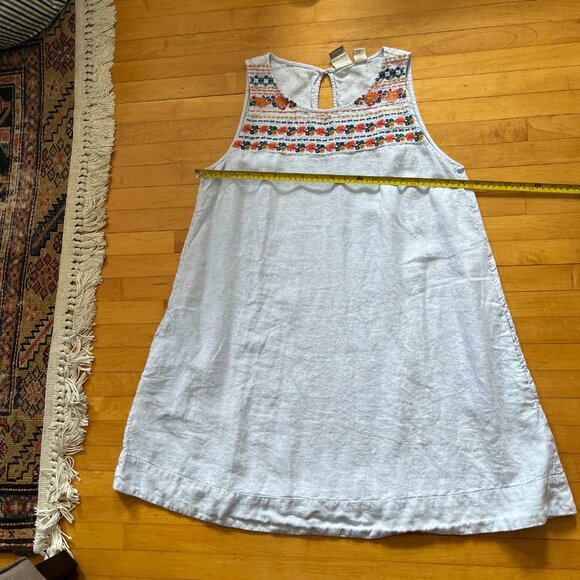 C&C California Dress with pockets %100 linen with embroidered neckline, size L - Picture 7 of 10